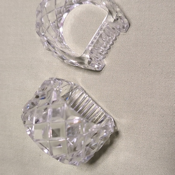 Vintage napkin rings and dish - Picture 4 of 7